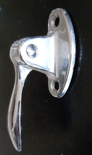 4 Sets Vintage Schrankriegel Schlösser Chrom Silber MCM - Bild 6 von 7