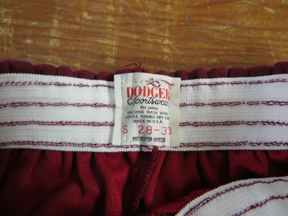 Pantalones Cortos De Colección NOS Años 70 Dodger Gimnasio Correr Talla Juvenil Granate Foto 4 de 4
