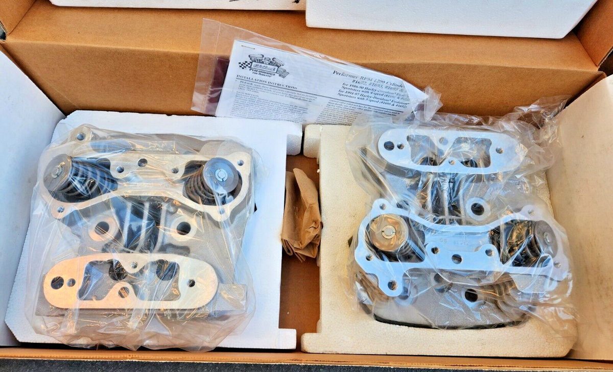 ハーレーEdelbrock Performer RPM 1200 ヘッド 2個 Edelbrock #1695 Harley Performer RPM Sportster Heads Pair