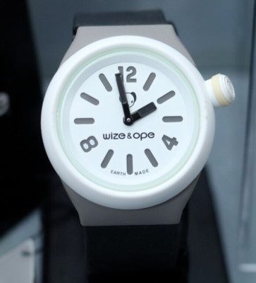 Wize & Ope Unisex Willys Analogue Watch SH-WIL-3 with White Dial