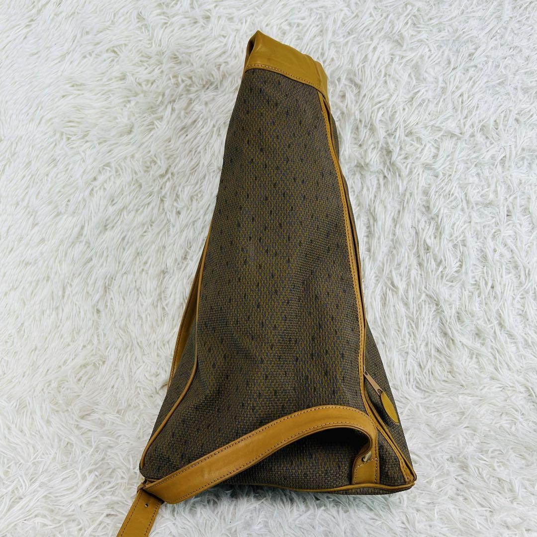 Borsa a tracolla YSL Yves Saint Laurent triangolo in pelle