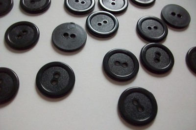2-Loch-Knöpfe - schwarz flach mit schmalem Rand - 10 Stück - 20mm - s. Bilder