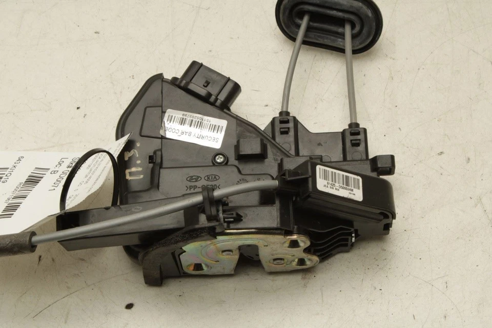 Actuador de pestillo de cerradura de puerta lateral derecha trasera Kia Optima LX 2016-2020 81425-D5000 OEM Foto 3 de 4