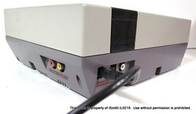 SISTEMA DE ENTRETENIMIENTO NINTENDO NES VINTAGE EN CAJA + Juego Wrath of the Black Manta