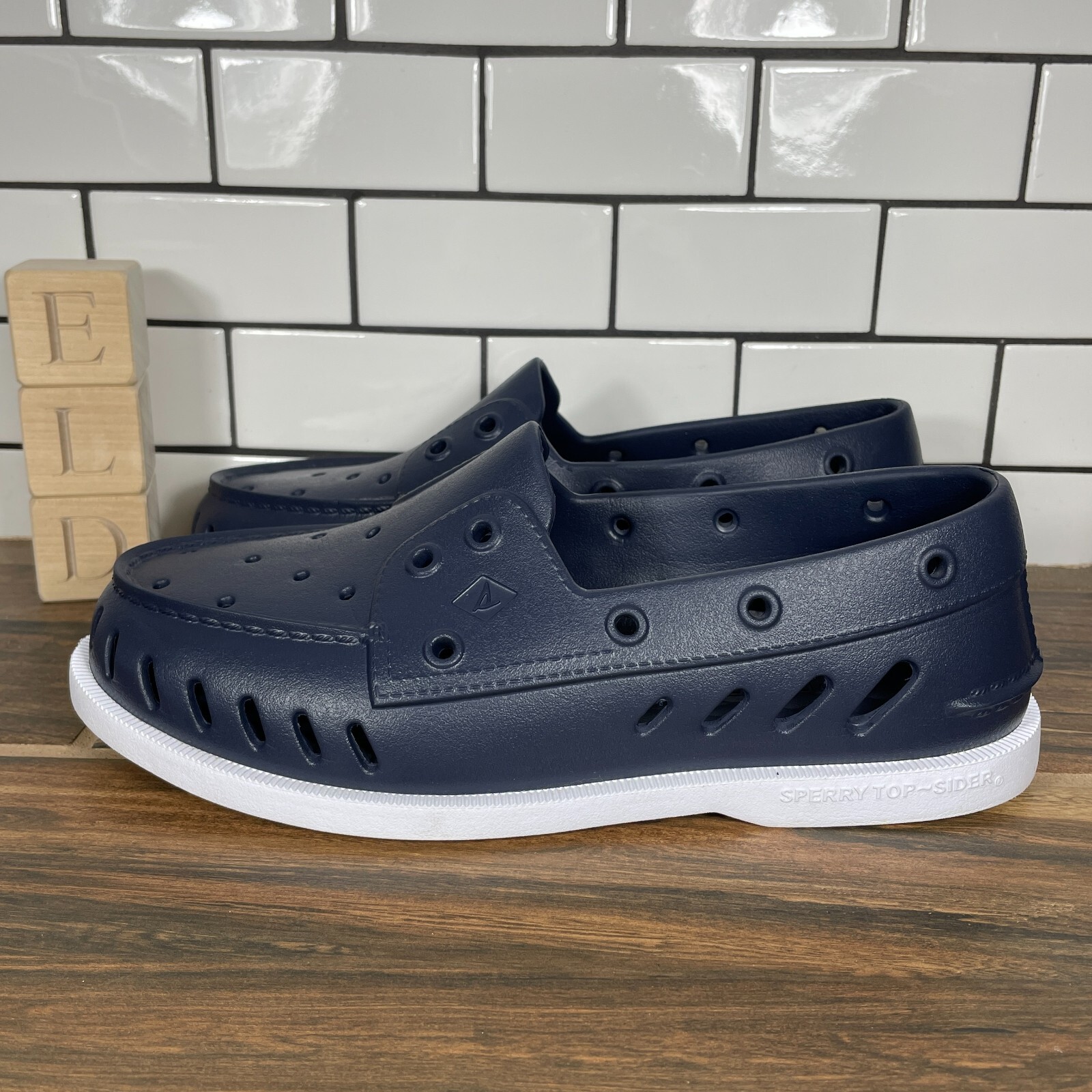 sperry authentic original float