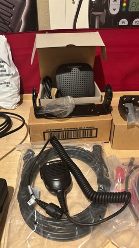 MOTOROLA APX 2500 7/800 MHZ TDMA M24URS9PW1AN 6KG ENCRYPTION - Zdjęcie 3 z 7