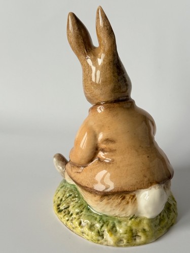 Figura Royal Albert Beatrix Potter - Benjamin Bunny sentado en un banco BP6A - Imagen 4 de 6