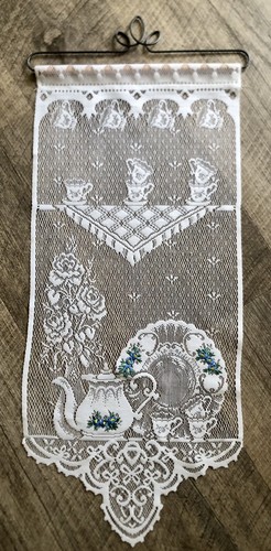 Heritage Lace Tea Time mit Rosen Wandbehang 12" x 27" Ecru