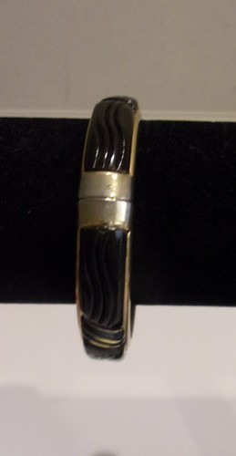 Vtg. Black Lucite Plated Gold Tone Metal Frame , 5/8" Wide Hinge Bangle Bracelet - Picture 8 of 8