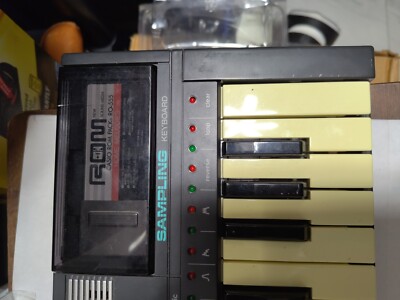Casio SK-8 Sampling Keyboard Nice With ROM Pack 555 Works W Batte