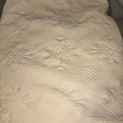 SFERRA BROS IVORY FLORAL COVERLET COVER 100x95 EUC - Image 1 of 4