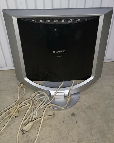 Sony SDM-HS73 17" Flat Panel LCD Monitor With VGA & Power Cables -Tested WORKS! - Picture 5 of 12