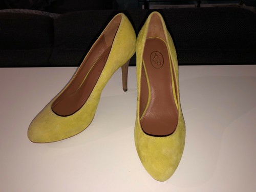 yellow heels size 10