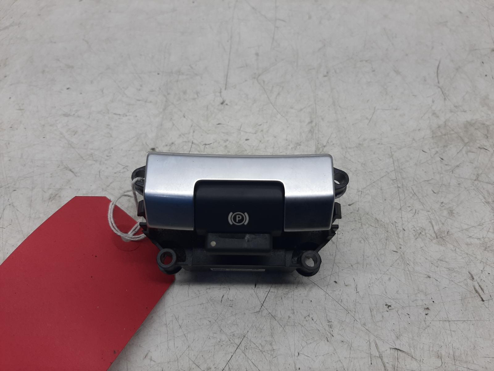 2017 Land Rover Discovery Sport 5 Door Estate LR060857 Switch 