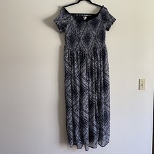 Xhilaration Women SZ X Blue/White Floral Smocked Top Off Shoulder Maxi Dress
