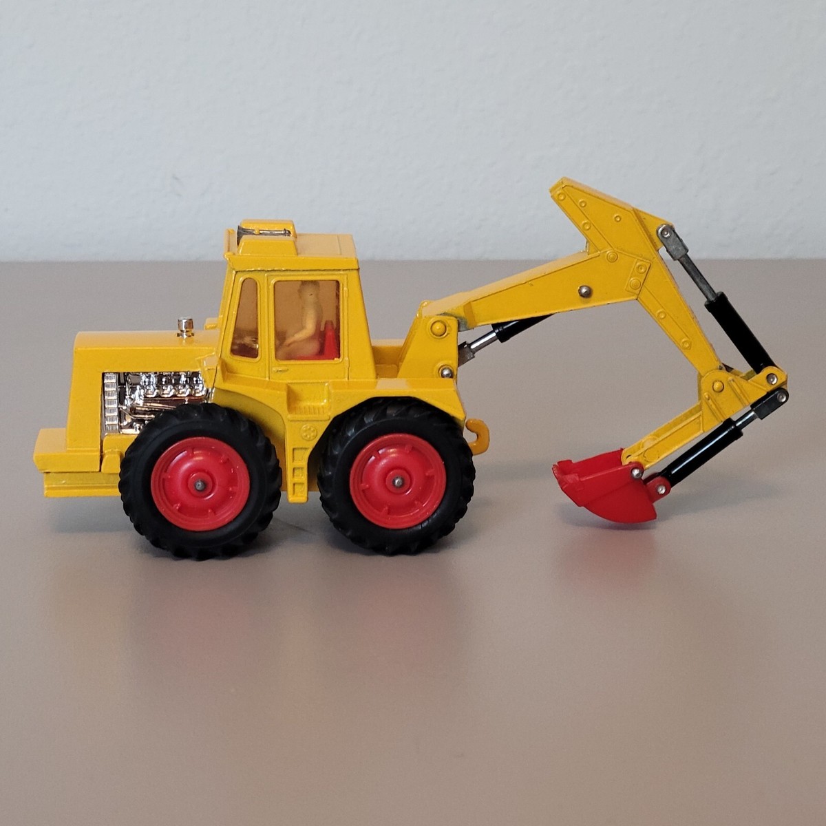 Kings Plastic Model です。 s-l1200.jpg