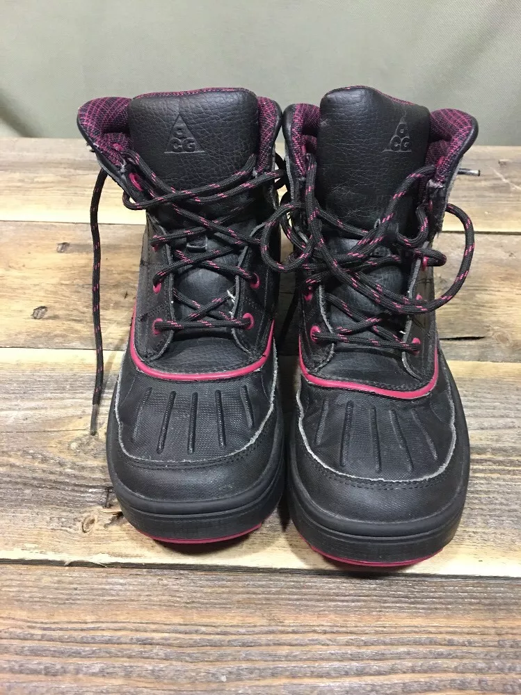 Black and pink clearance nike acg boots