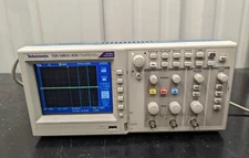 Tektronix TDS 1001C-EDU Two Channel Digital Storage Oscilloscope 40 MHz 500 MS/s