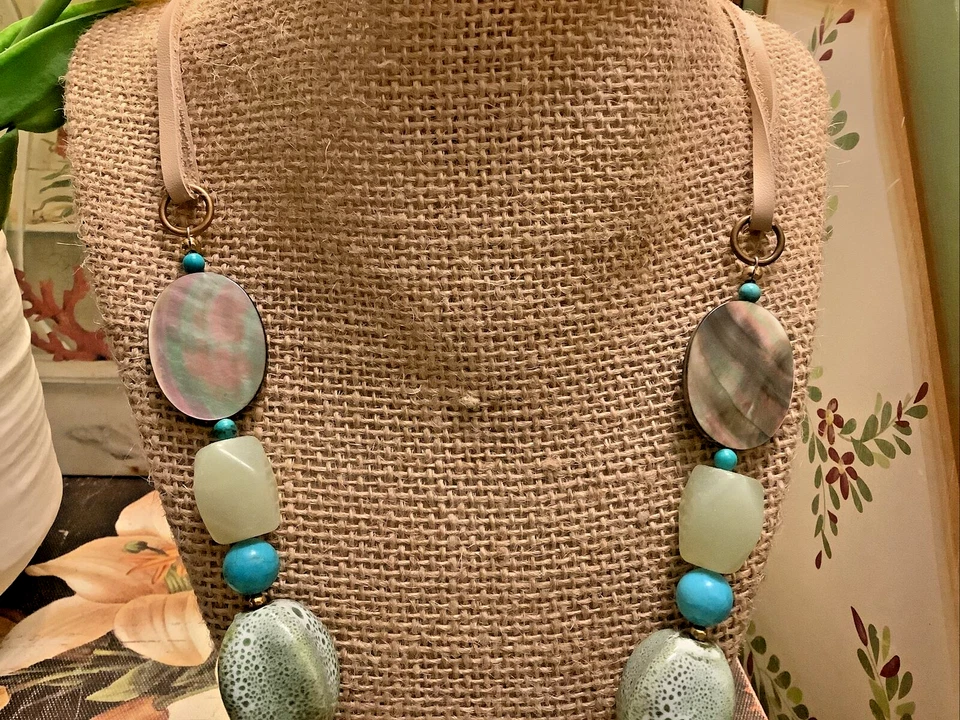 BARSA ~ Collar Ajustable ~ Piedras Genuinas/Cadena de Cuero ~ ¡Ambiente de Verano! Foto 2 de 4