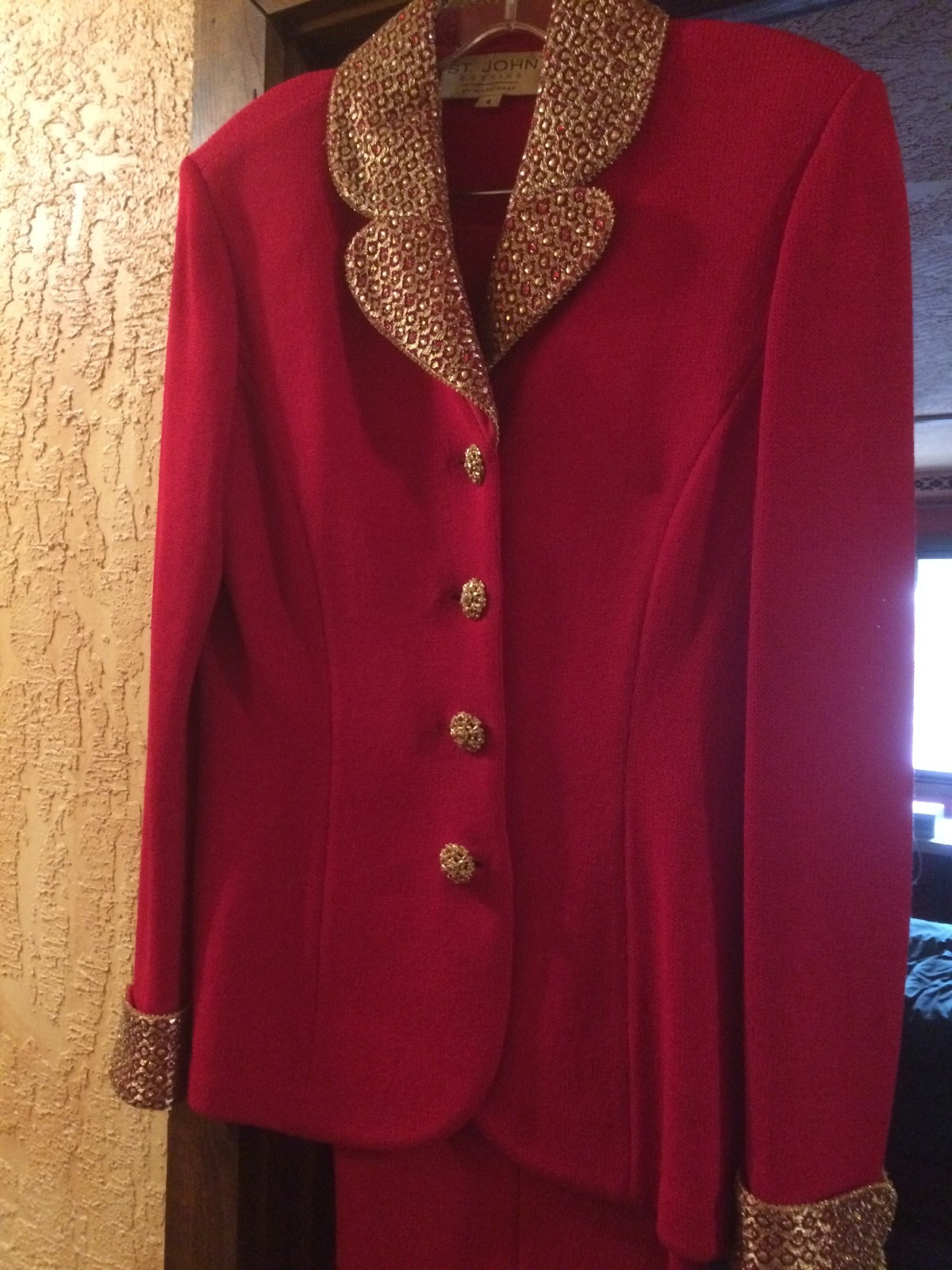 How to Style Power Suits for Women | St. John Knits