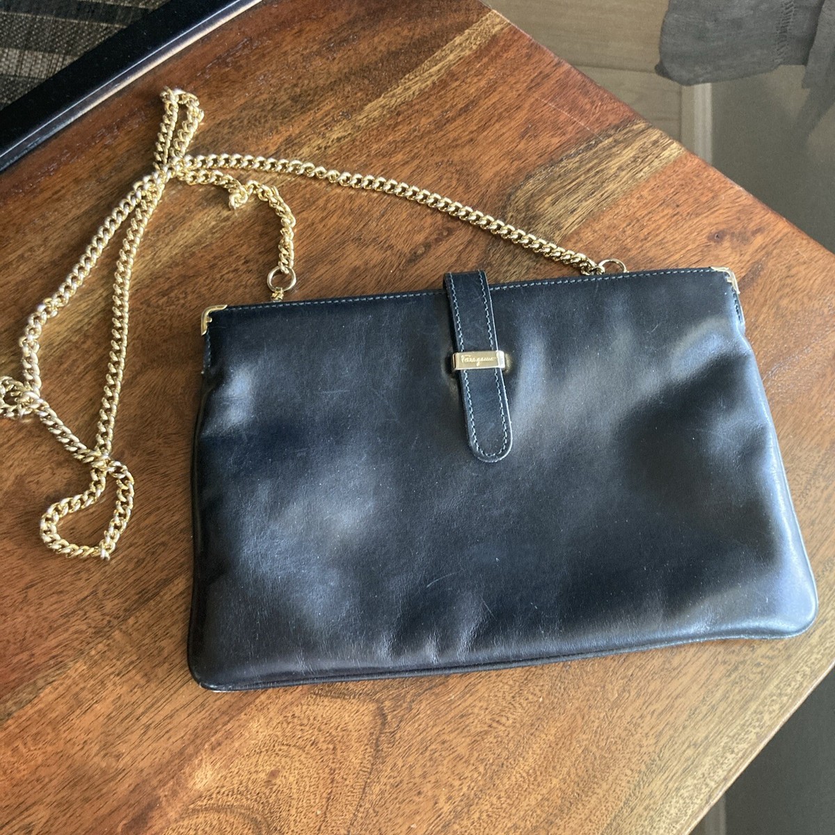 VINTAGE SALVATORE FERRAGAMO BLACK LEATHER CHAIN BAG CLUTCH