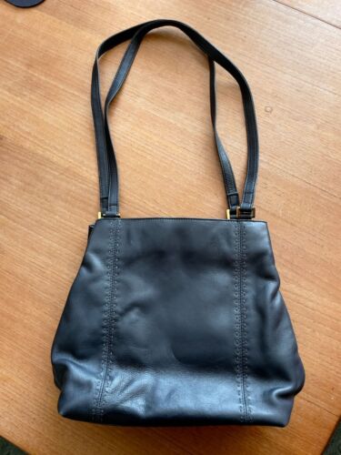 LADIES JOHN LEWIS BLACK LEATHER SHOULDER HANDBAG IN EX UNUSED CONDITION - Picture 4 of 5