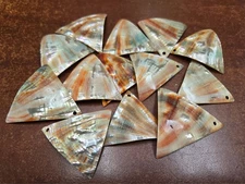 25 PCS TRIANGLE RED ABALONE SHELL BLANK CHARM PENDANTS 2"