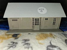 HO SCALE FREIGHT STATION, SEE PHOTOS FOR DETAILS, EXCELLENT CONDITION