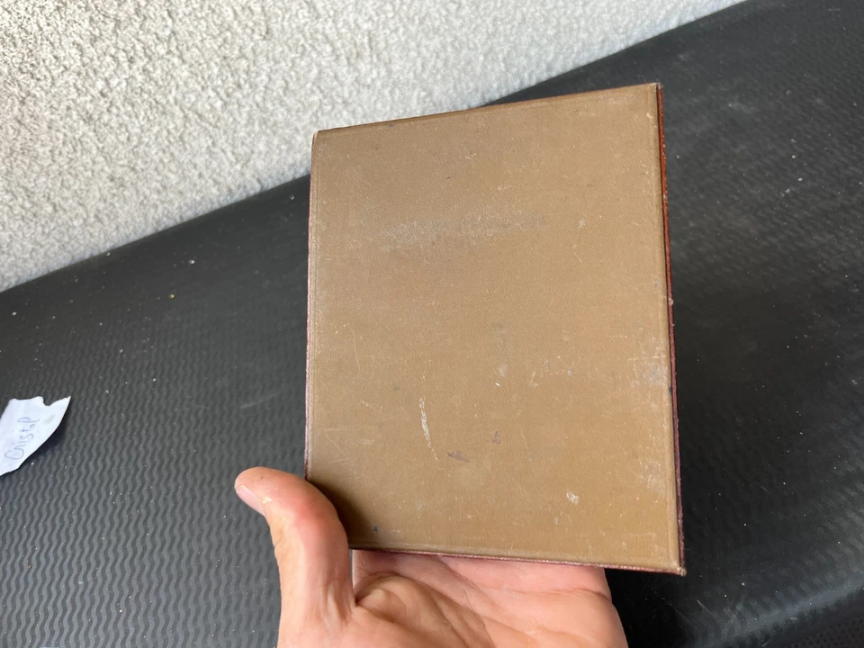 Petit Cadre Ancien en Cuir Doré – Style XIXᵉ - Photo 3/4