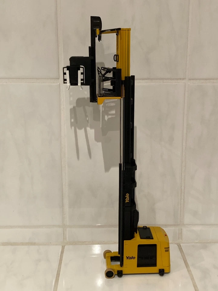 Carretilla elevadora YALE VNA Man up carretilla elevadora 1/25 en caja Foto 4 de 4