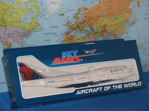 1/200 SKYMARKS DELTA AIRLINES BOEING B747-400 W/GEAR AIRCRAFT MODEL *BRAND NEW* - Picture 7 of 12
