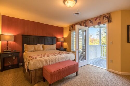 VACATION VILLAGE IN THE BERKSHIRES ~ FIXED SPRING WEEK ~ 2026 USE ~ FREE CLOSING - Picture 7 of 19
