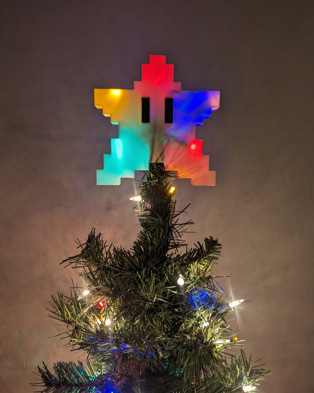 Super Mario Star Christmas Tree Topper Distintec