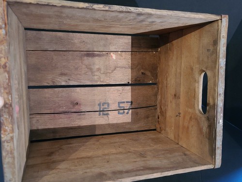 Cajón de leche de madera láctea vintage Chestnut Farm Chevy Chase Washington, DC - Imagen 11 de 11
