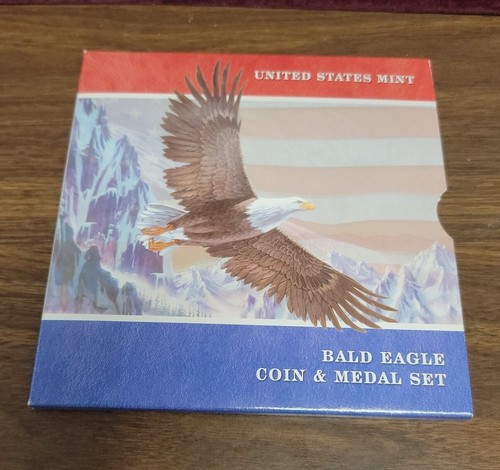 2008 Bald Eagle Commemorative Coin & Medal Set - Picture 6 of 12