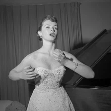 Vintage UNIDENTIFIED MODEL Original B&W 120 Film Negative