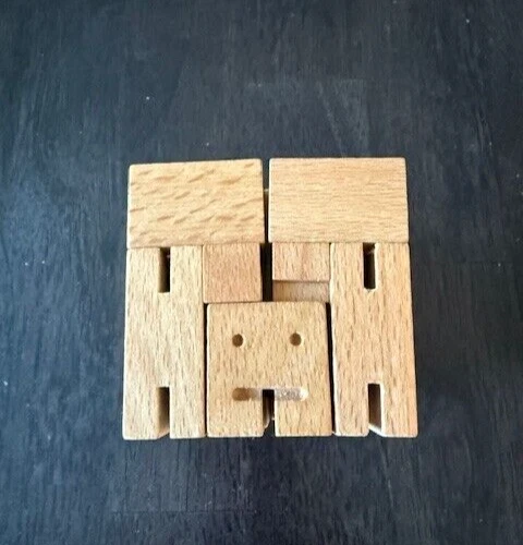 Robot rompecabezas de madera Areawear Cubebot David Weeks Studio (pequeño) Foto 3 de 4
