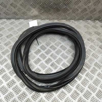 BMW 5 G60 Rear Left Door Seal Rubber 5A05899 250 kW 2024