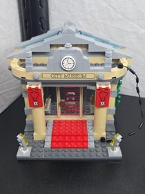 LEGO City: Museum Break-in (60008) | Complete w/ Minifigures & Manuals | No Box