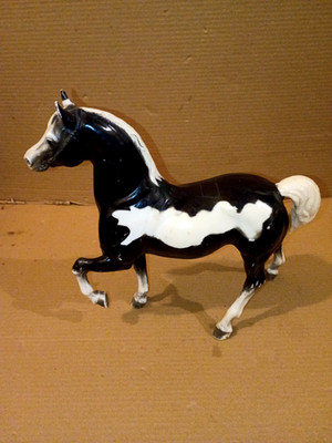 Vintage Breyer Western Prancing Horse Black & White Pinto Cheyenne.