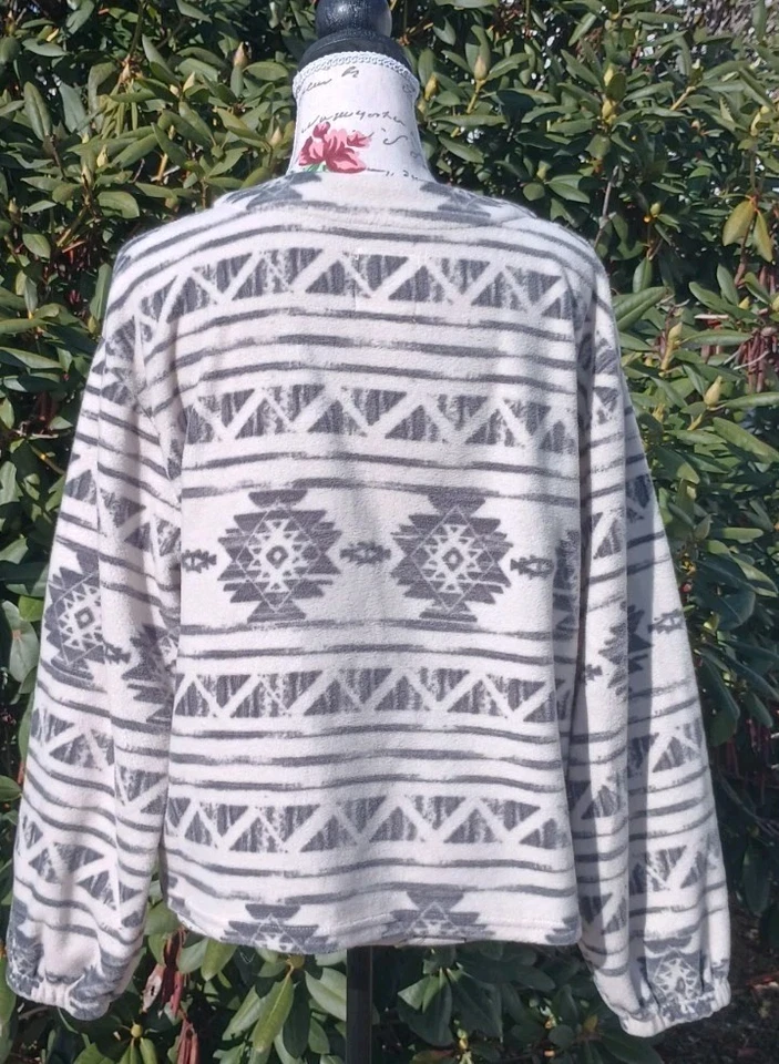 Cárdigan polar C&C California cuello en V estampado azteca Western Ranch para mujer talla L Foto 2 de 4
