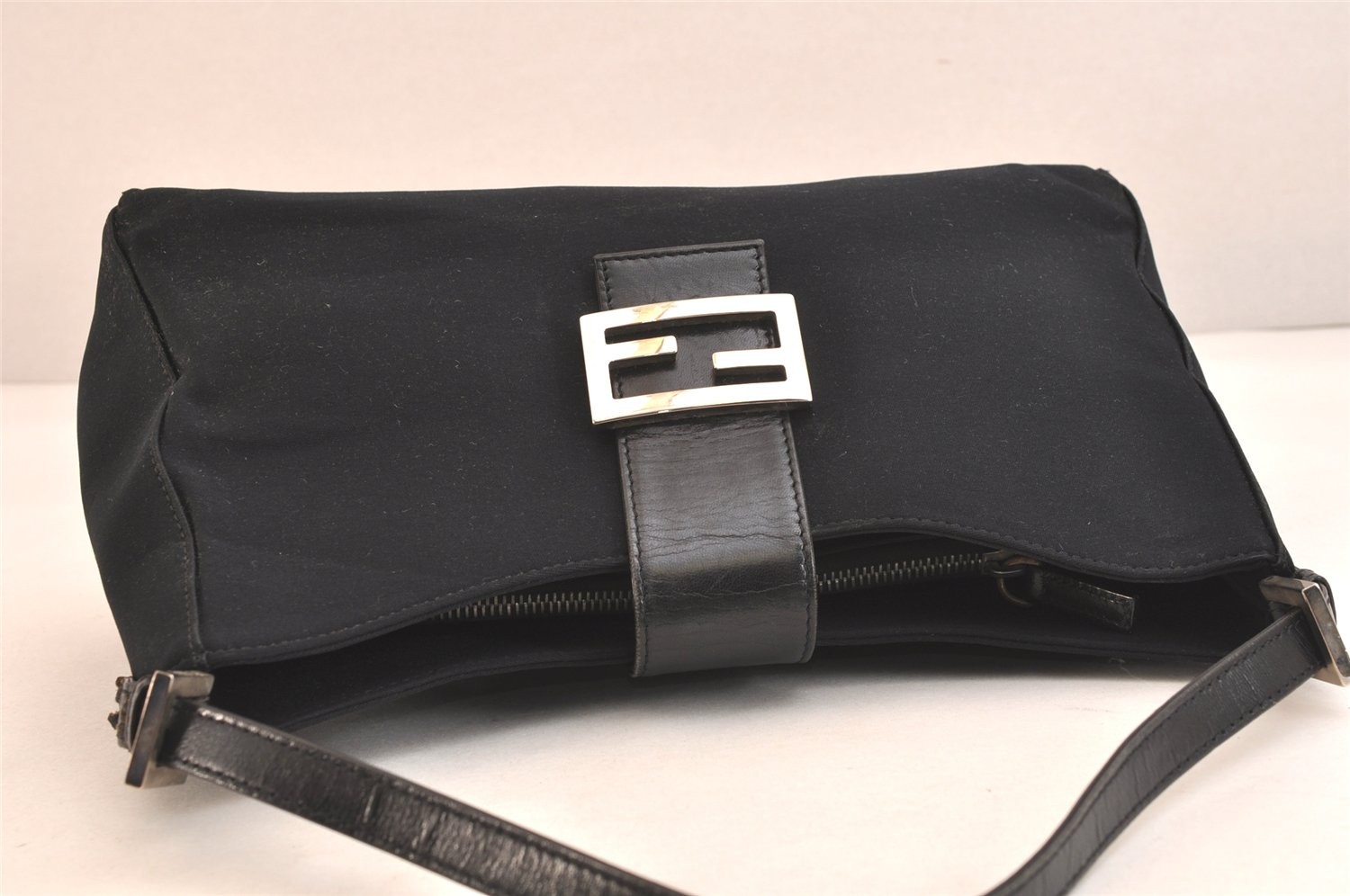 Authentic FENDI Vintage Shoulder Hand Bag Jersey Leather Black 4802N