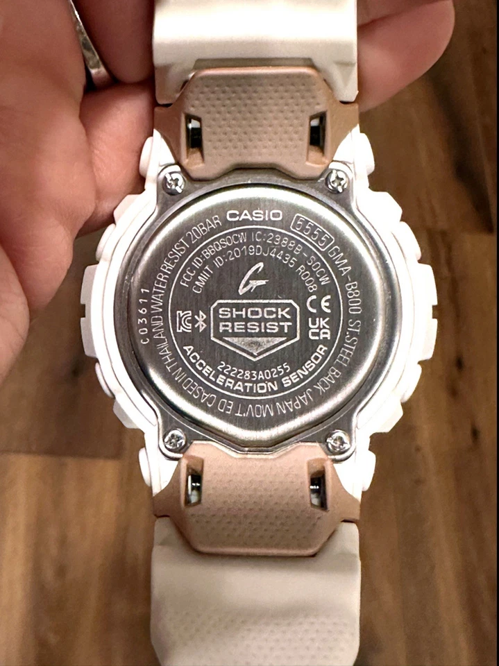 Casio G-Shock GMA-B800 Blanco Oro Rosa Damas Reloj Bluetooth Rastreador de Pasos Foto 2 de 4