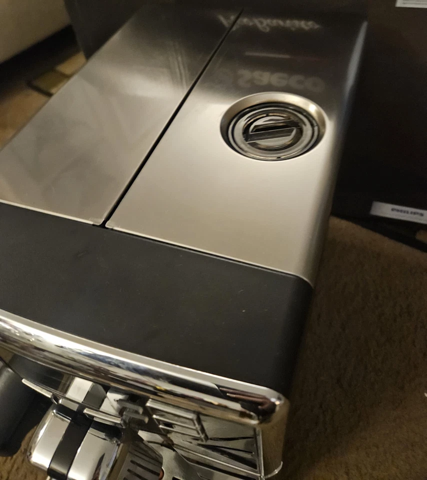 Espresso súper automático Saeco HD8927/47 Picobaristo para piezas o reparación  Foto 3 de 4