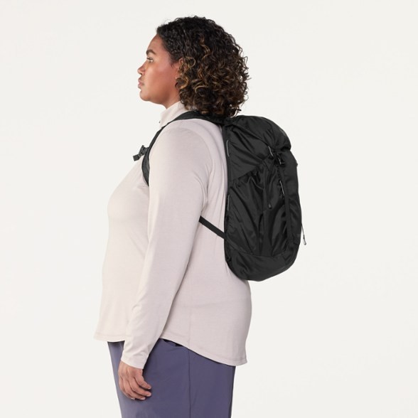 REI Co-op Flash 22 Pack 22L Backpack – Lightweight Hiking Daypack