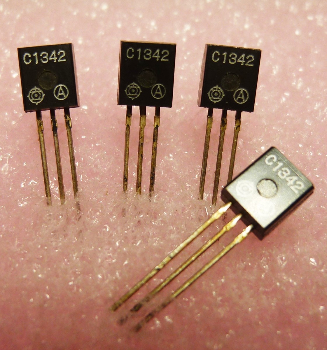 2SC1342 / COMPARABLE TO ECG229, NTE229 / / 4 PIECES / (qzty 2SC1342 / COMPARABLE TO ECG229, NTE229 / / 4 PIECES / (qzty
