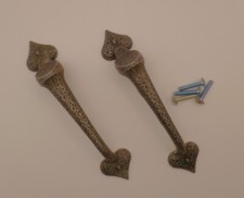 2x CAST GOTHIC STYLE D HANDLES | HAMMER GUNMETAL FINISH | DOOR CABINET KITCHEN