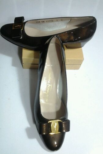 Womens Salvatore Ferragamo Vara Varina Bronze Patent Leather Shoes Semi Flats 6 - Photo 1/11