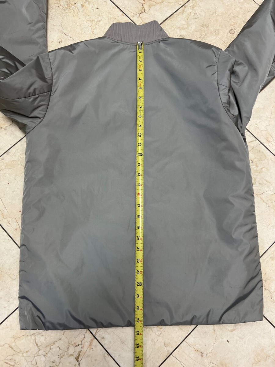Prada Men's SGV563 Mat. 23E Sport Nylon Grey Jacket. Size L