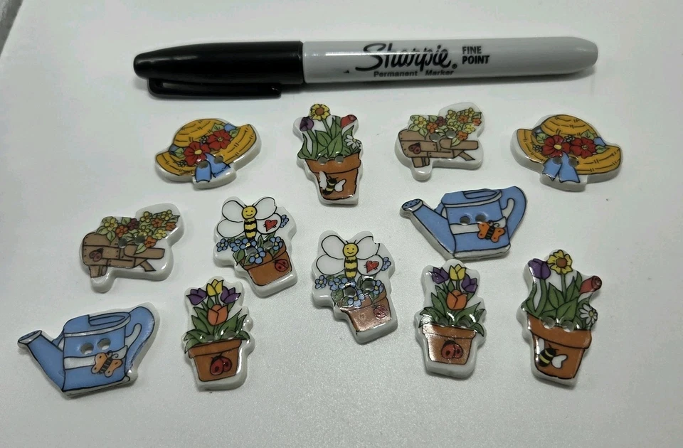 VTG Unknown Brand 12 Ceramic Sewing Buttons Flower Pots Watering Cans Bonnets - Image 2 of 4